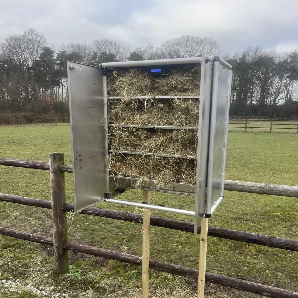 084.0300#2#HayTimer Bausatz auf der Weide offen#alu.jpg